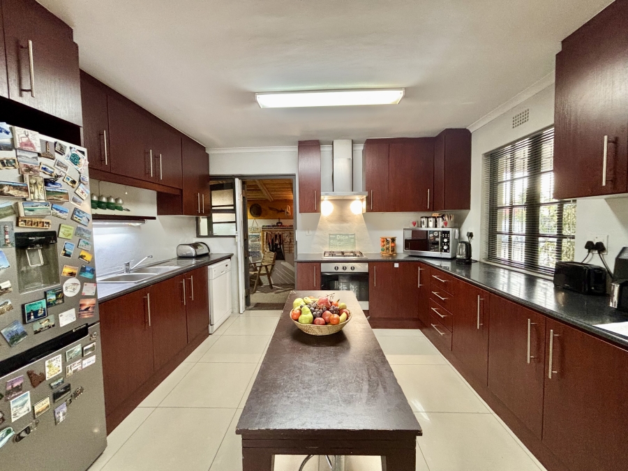 3 Bedroom Property for Sale in Loucharmante Western Cape